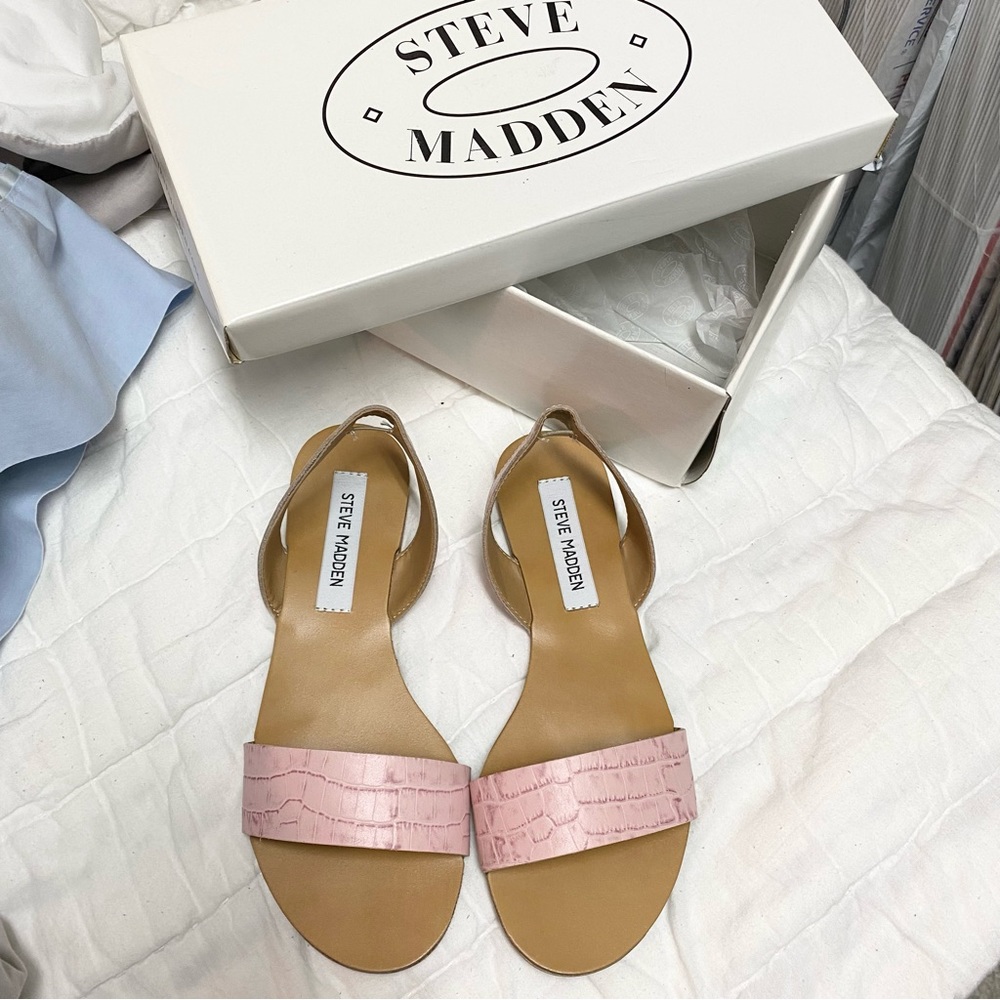 Steve Madden Sandals, Pink, Size 7.0. 100% Leather Upper. New in Box